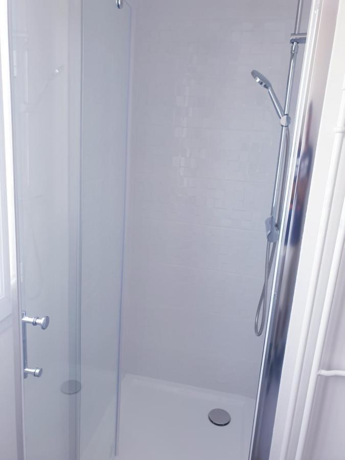 Big Flat Sea Vieuw 95 M2 5 Rooms Near Airport 5 Min Train 3 Min And Tram On Site, Beach 7 Min, 2 Showers And 2 Toilets , Neuf Grand Appartement 95 M2 5 Chambres Proche Aeroport 5 Min Train 3 Min Et Tramway Sur Place, Plage 7 Min 2 Douches Et 2 Wc Vue Nice Luaran gambar